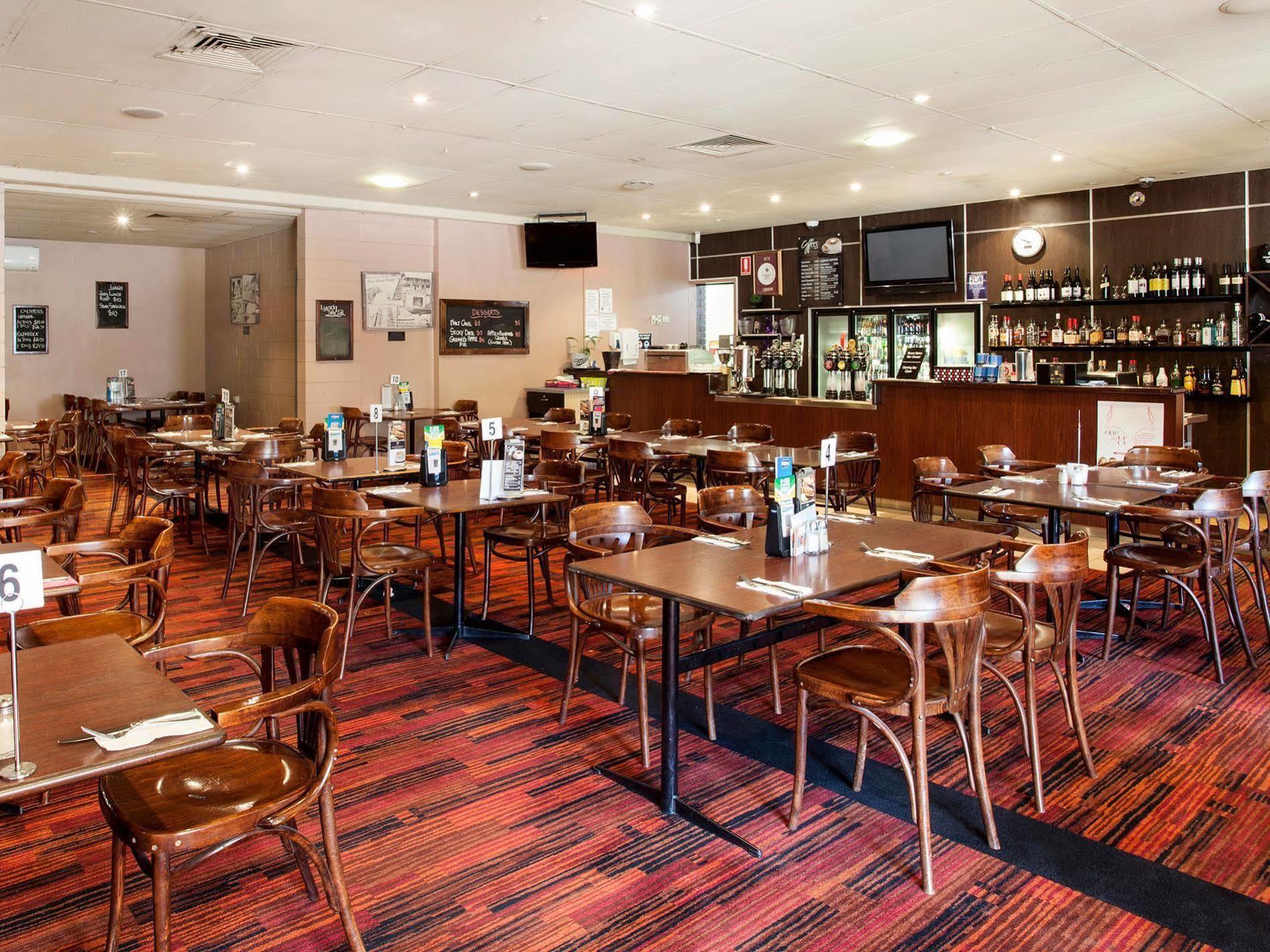 Upper Ross Hotel Townsville Eksteriør billede