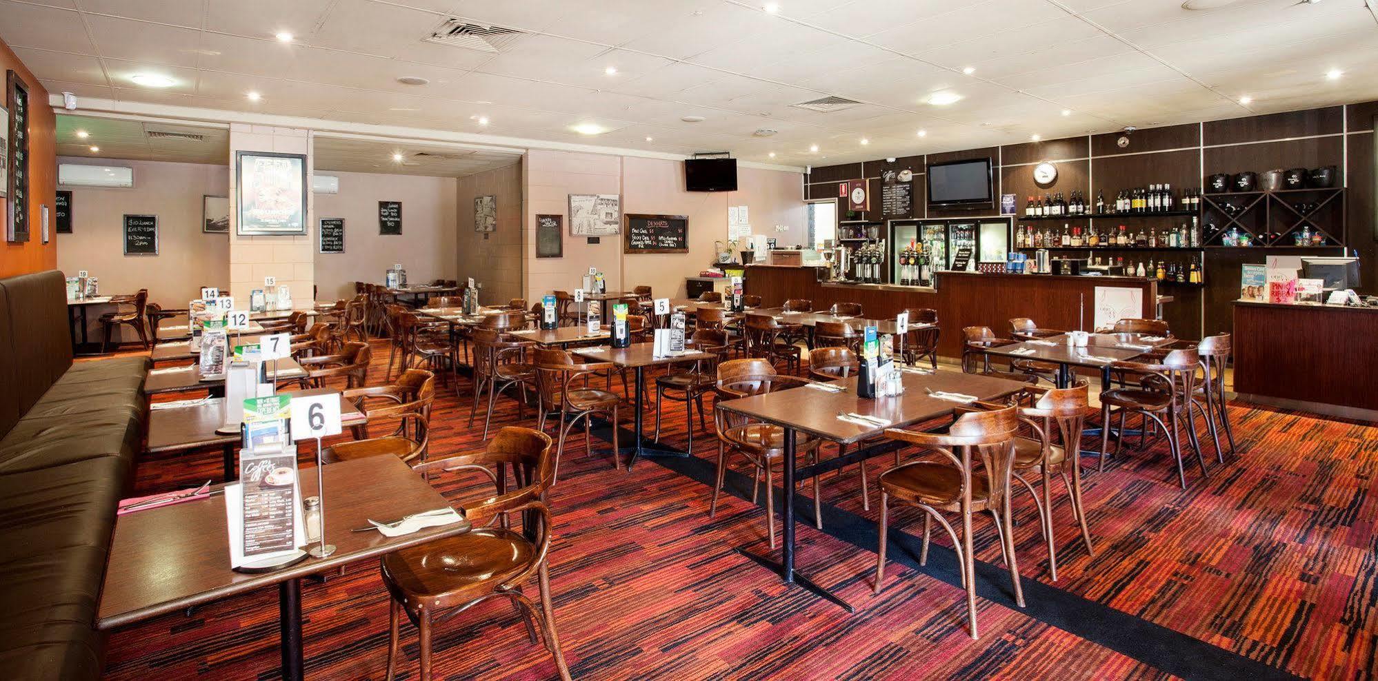 Upper Ross Hotel Townsville Eksteriør billede